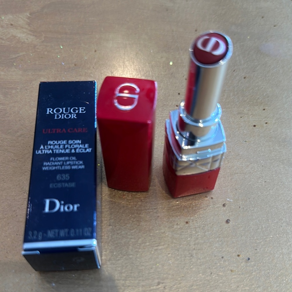 Dior Red Lipstick Vibrant Color Long-lasting Wear - Picture 2 of 5